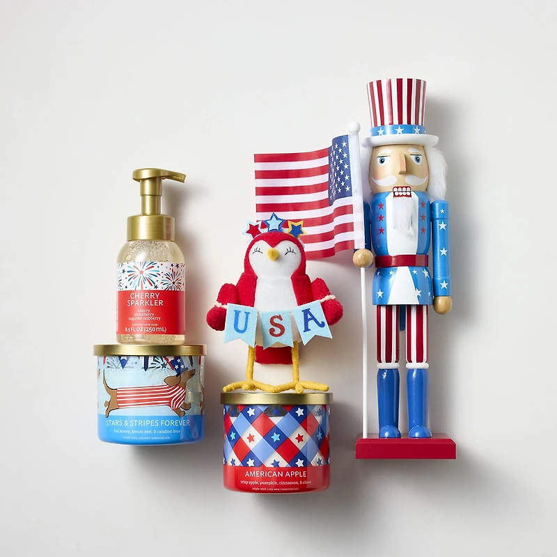Distant Lands 14oz Stars & Stripes Forever 3-Wick Scented Jar Candle