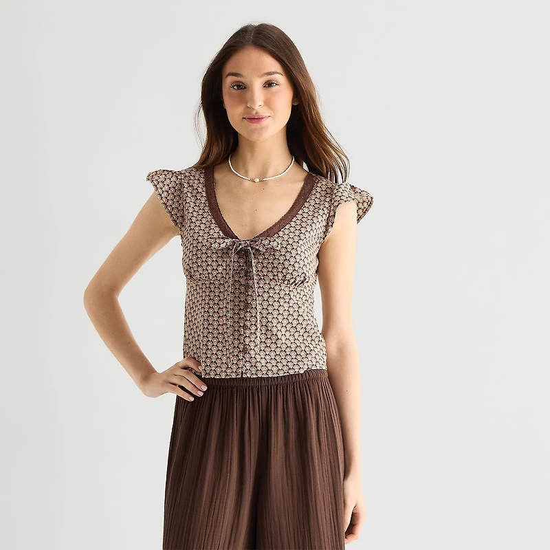 Arizona Womens Juniors V Neck Sleeveless Blouse
