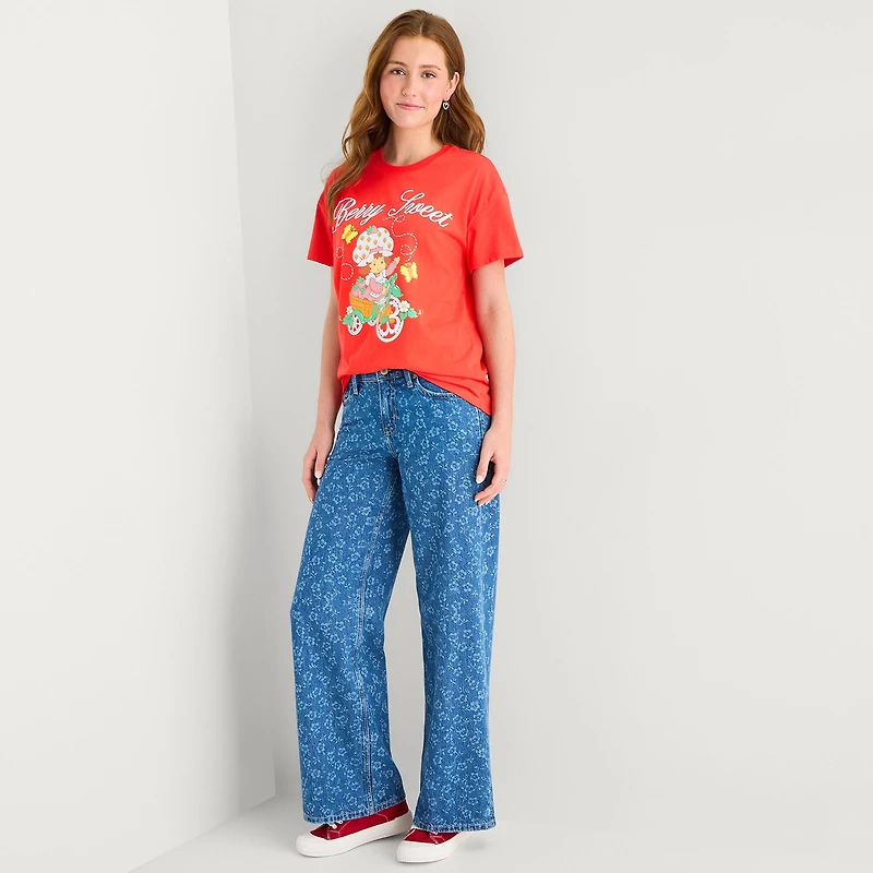 Womens Juniors Crew Neck Short Sleeve Oversized Strawberry Shortcake Graphic T-Shirt