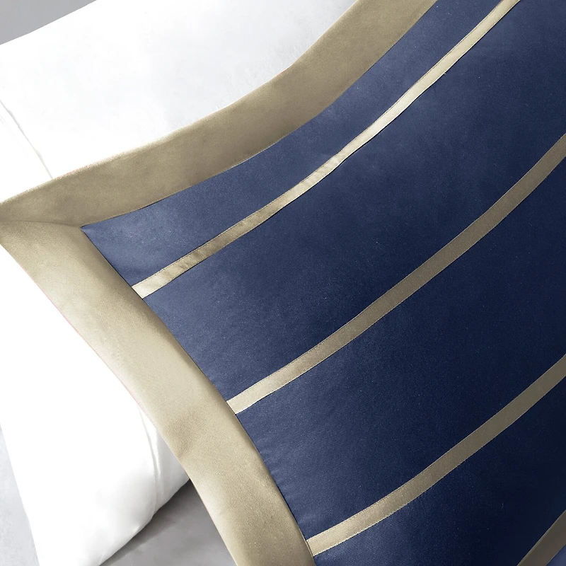 Intelligent Design Garrett Duvet Cover Set with decorative pillow