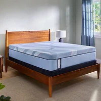 Sealy Posturepedic Gatemore 13" Hybrid Firm Tight Top - Mattress + Box Spring