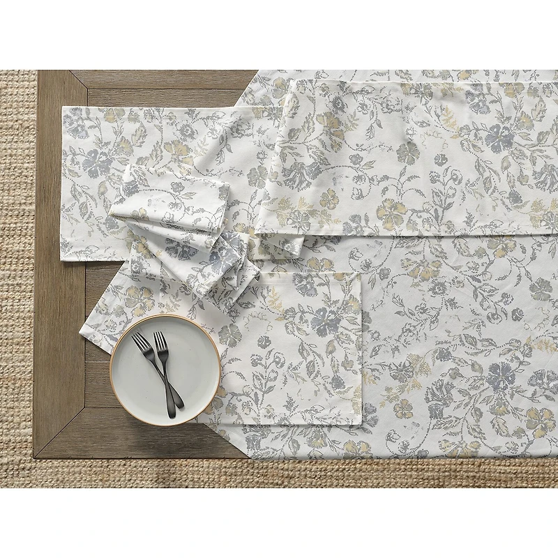Linden Street Hartley Table Runner