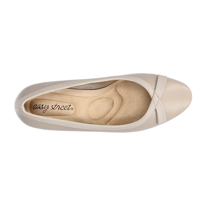 Easy Street Kata Womens Round Closed Toe Kitten Heel Pumps