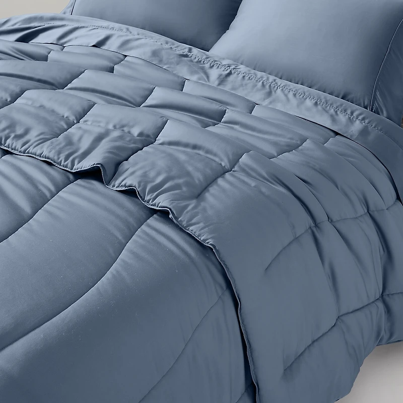 Modern Threads Plush Midweight Comforter
