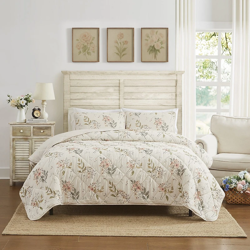 Avanti Wildflowers Reversible Quilt Set