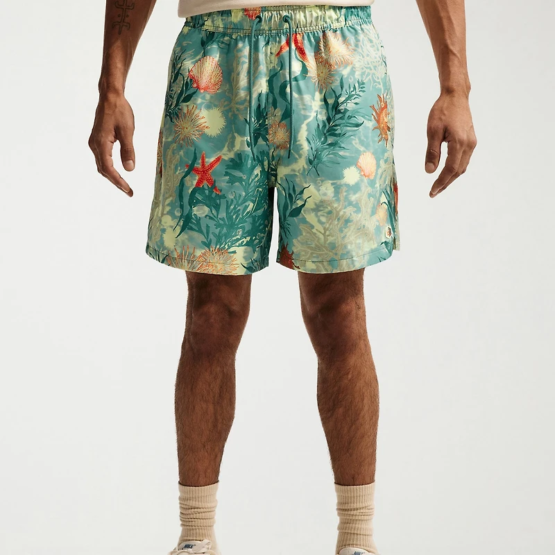 Nike Flow Mens 6" Mid Rise Workout Shorts
