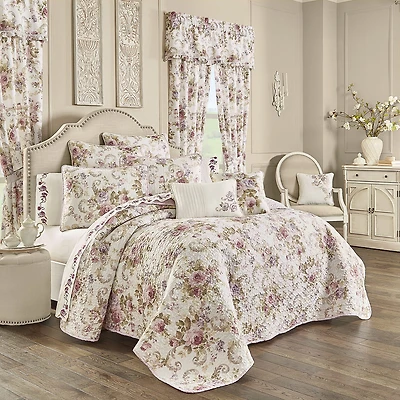 Royal Court Chambord Floral Quilt Set