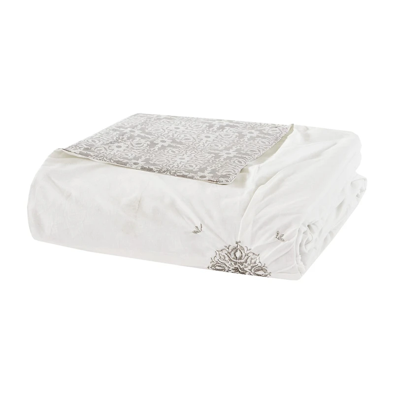 Madison Park Edna 4-pc. Duvet Set Medallion Reversible Cover