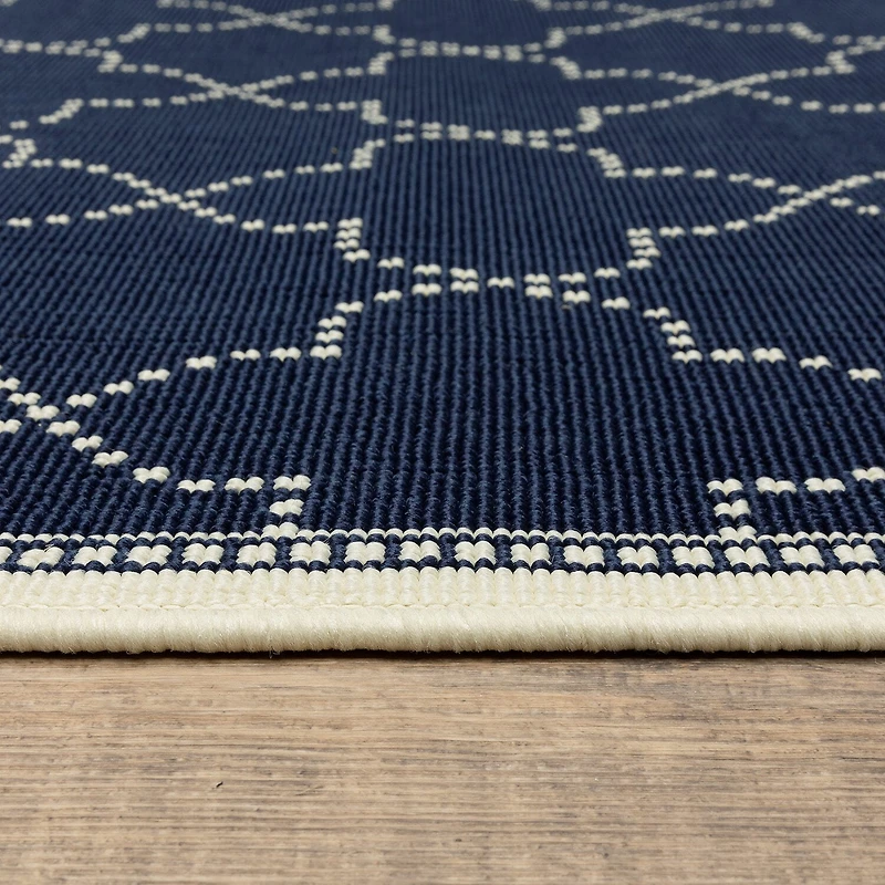 Covington Home Martinique Scallop Trellis Indoor Outdoor Rectangular Accent Rug