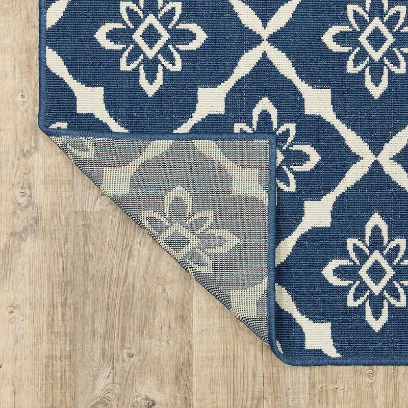 Covington Home Marquesas Floral Diamond 2'3"X7'6" Indoor Outdoor Rectangular Runner