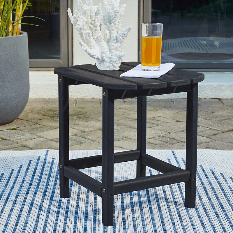 Signature Design by Ashley® Sundown Treasure Outdoor End Table