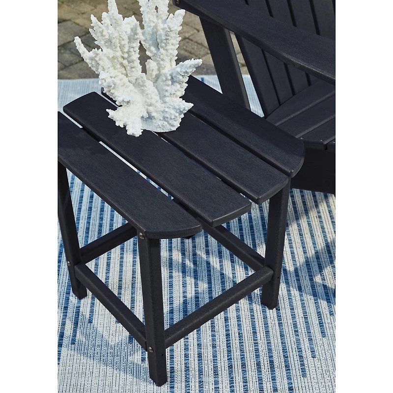 Signature Design by Ashley® Sundown Treasure Outdoor End Table