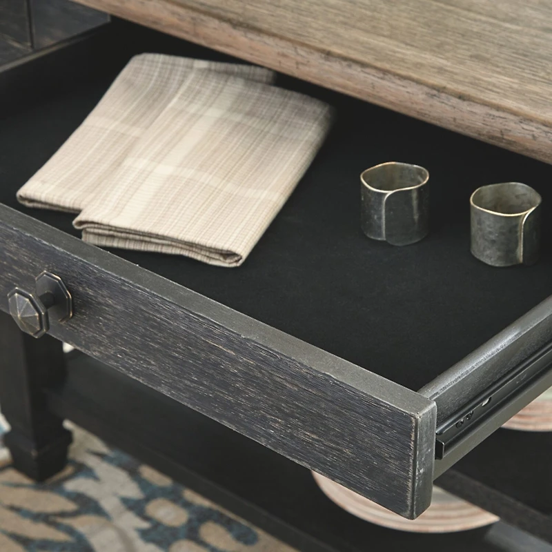 Signature Design by Ashley® Hilton Dining Room Table
