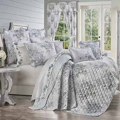 Royal Court Estelle Floral Quilt Set
