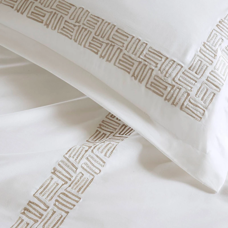 Harbor House Nile Cotton Sateen Oversized 4-pc. Midweight Embroidered Comforter Set