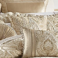 Queen Street Sandy 20x20 Square Throw Pillow