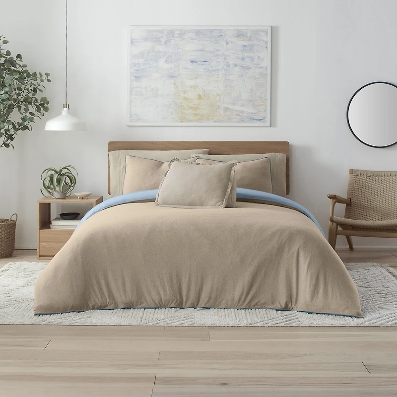 Vellux Snuggle Midweight Reversible Comforter Set