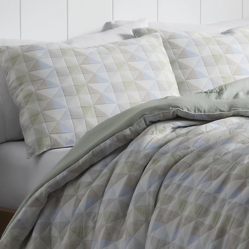 Martex Expression Yuma Midweight Down Alternative Comforter Set