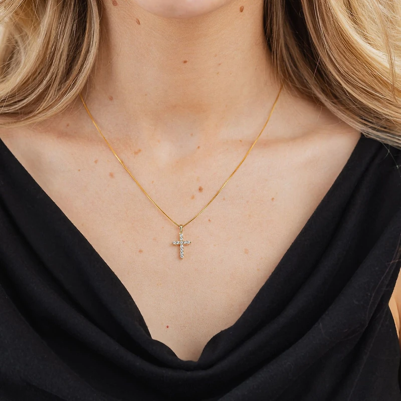 Womens 1/4 CT. T.W. Natural White Diamond 14K Gold Cross 18 Inch Pendant Necklace