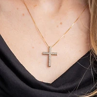 Womens 1/ CT. T.W. Natural White Diamond 14K Gold Cross 18 Inch Pendant Necklace