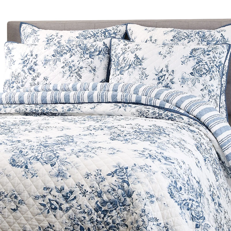 Linden Street Haven Toile Quilt