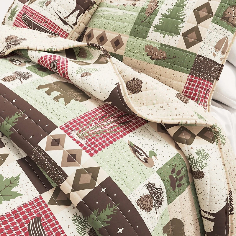 Linery Animal Mosaic Reversible Quilt Set
