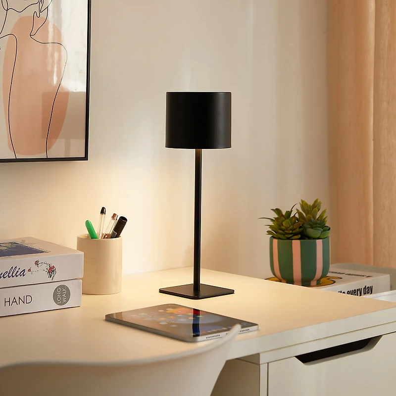AEROPOSTALE Black Stainless Steel Table Lamp