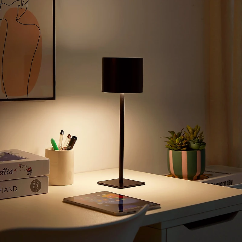 AEROPOSTALE Black Stainless Steel Table Lamp