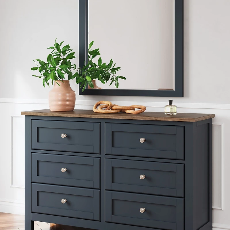 Signature Design by Ashley Lacey 6-Drawer Dresser and Mirror