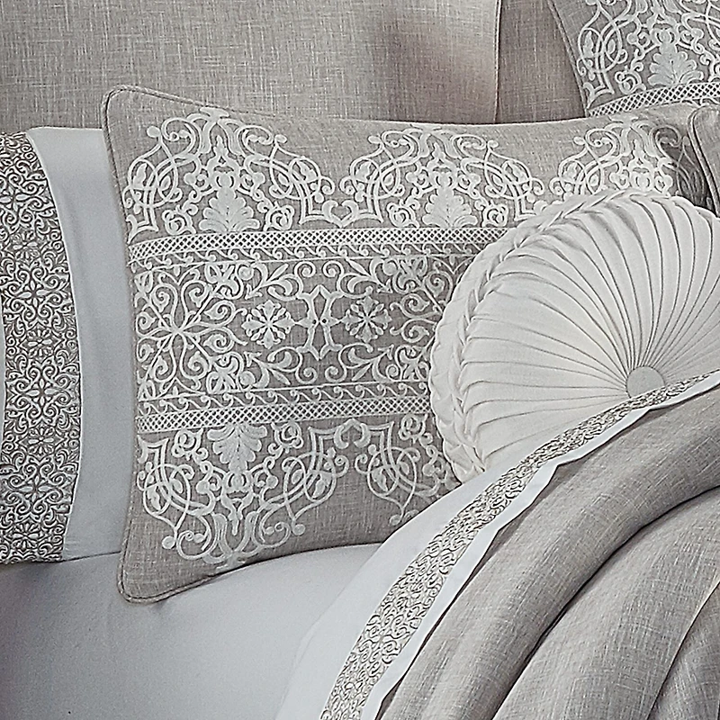 Queen Street Annie 4-pc. Damask + Scroll Comforter Set