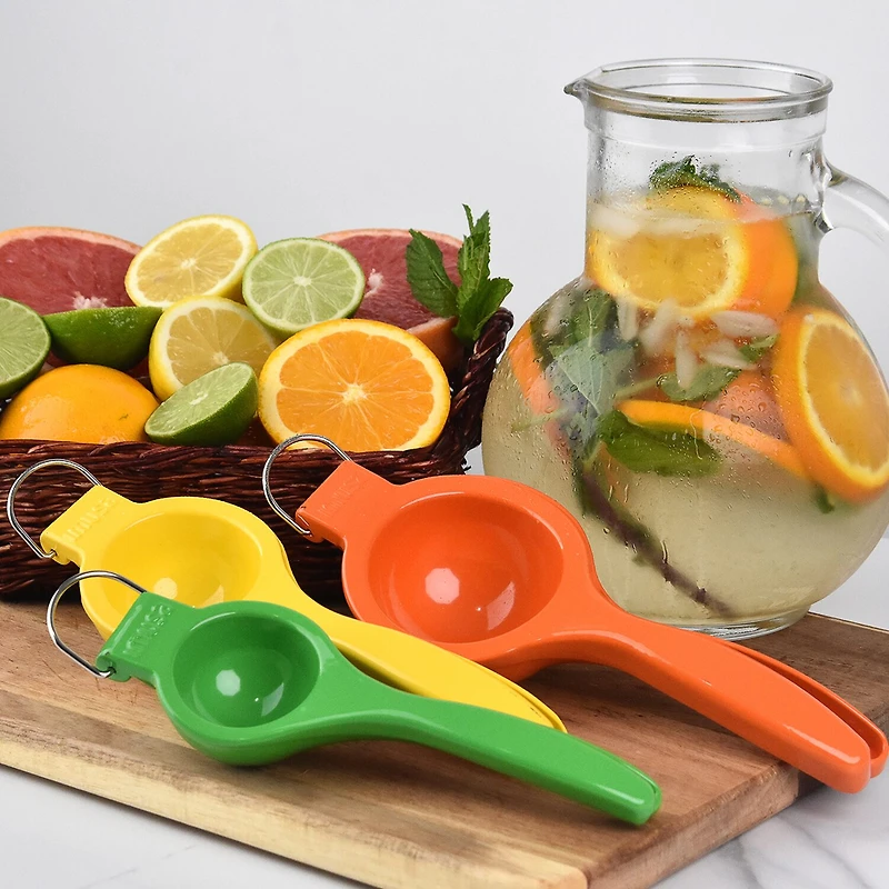 IMUSA Manual Lemon Squeezer