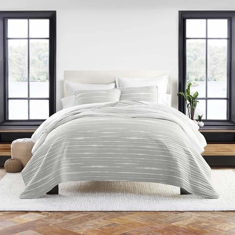 Casual Comfort Lines REVERSIBLE Quilt Set