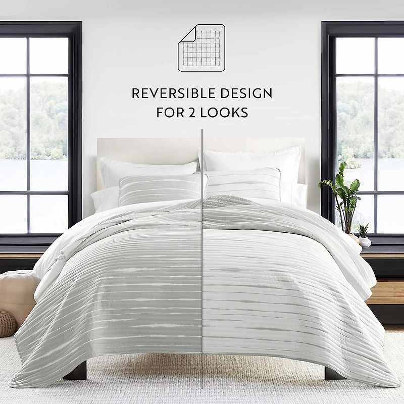 Casual Comfort Lines REVERSIBLE Quilt Set
