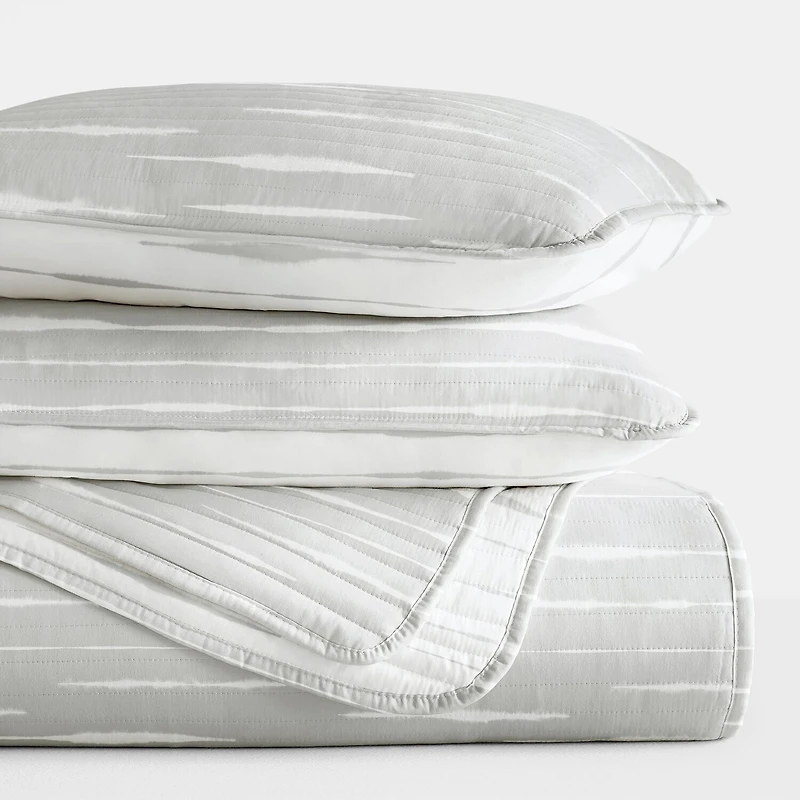 Casual Comfort Lines REVERSIBLE Quilt Set