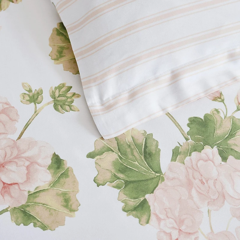Martha Stewart Geranium Bloom Easy Care Comforter Set