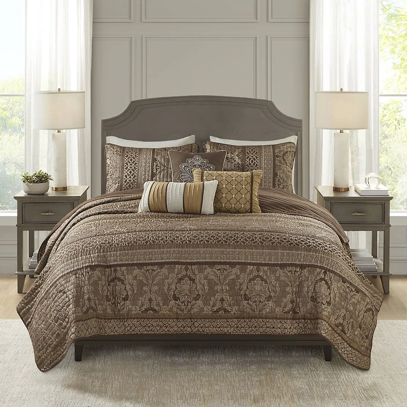Madison Park Venetian 6-Pc Jacquard Quilt Set with Throw Pillows