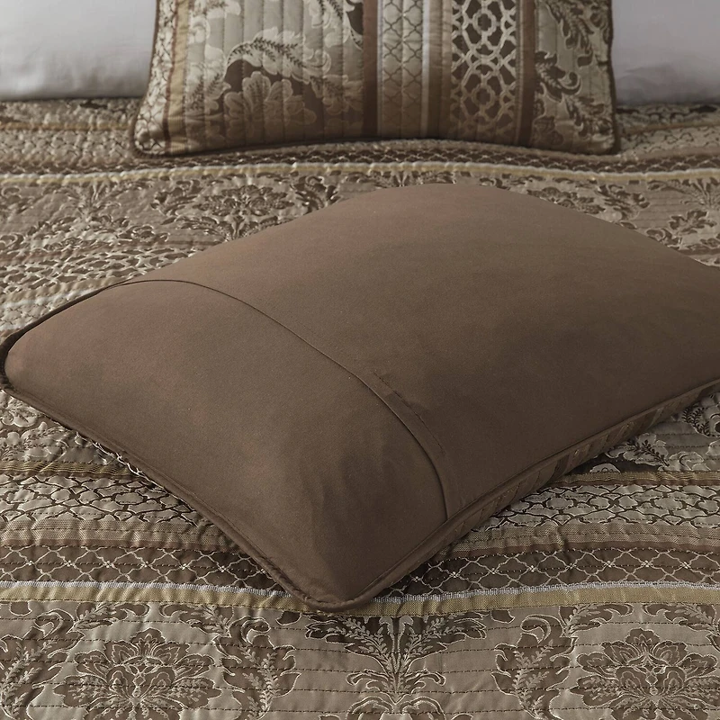 Madison Park Venetian 6-Pc Jacquard Quilt Set with Throw Pillows