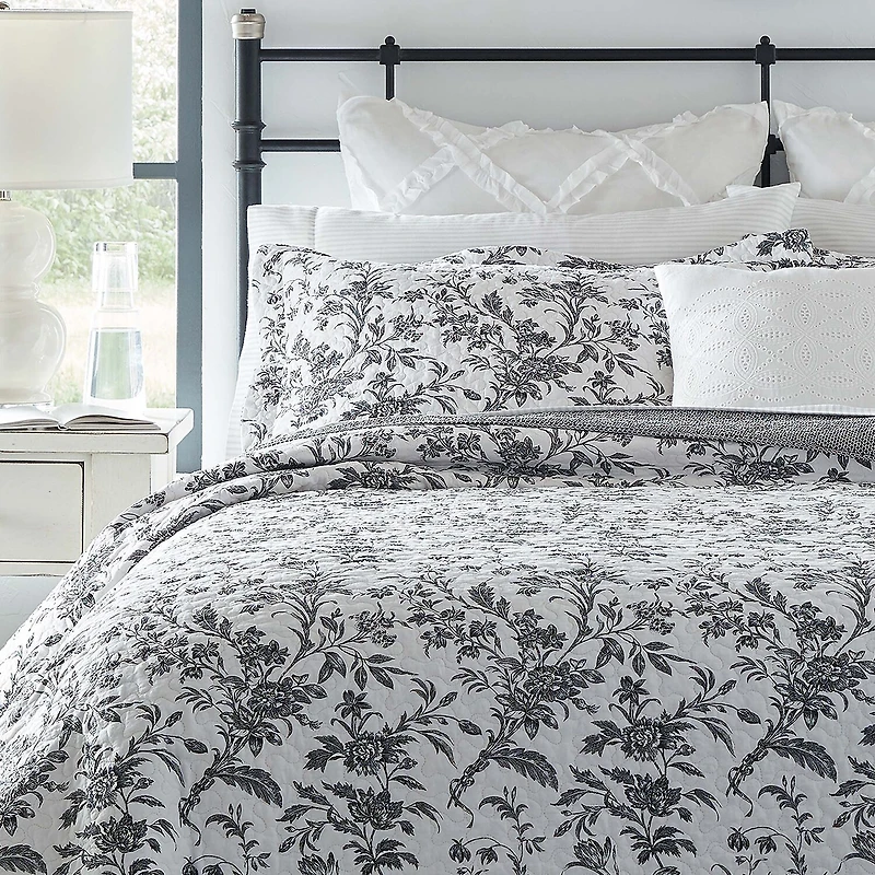 Laura Ashley Amberly Quilt Set