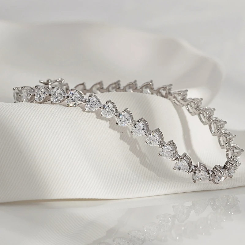 Diamonart Womens Cubic Zirconia Sterling Silver Heart 7.25 Inch Tennis Bracelet