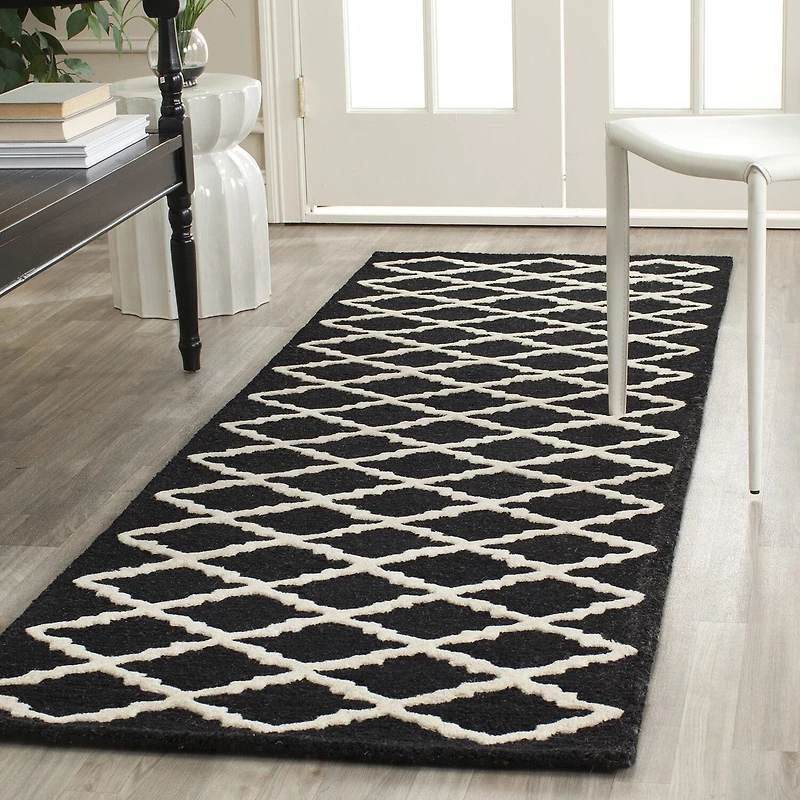 Safavieh Blake Geometric Hand-Tufted Wool Rug
