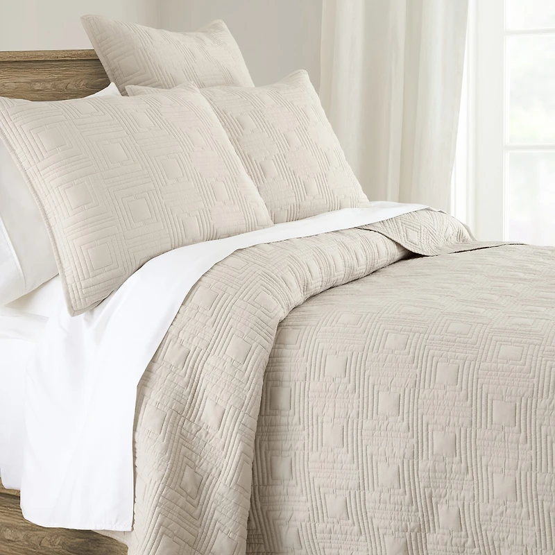 Liz Claiborne Camille Coverlet