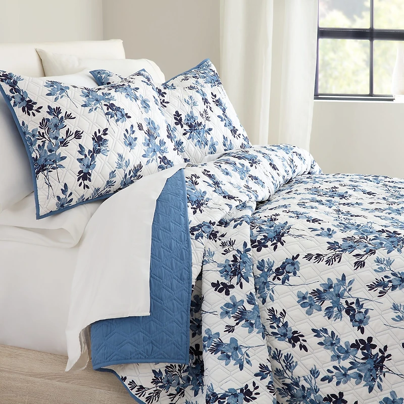Home Expressions Madeline Floral Quilt Set