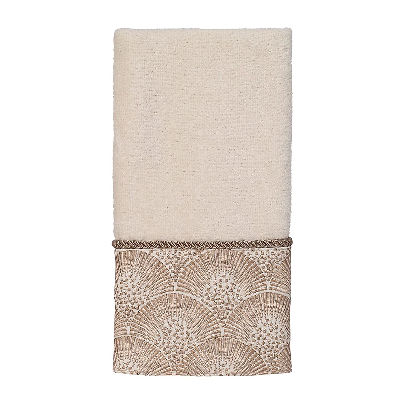 Avanti Deco Shell Ivory Embellished Bordered Bath Towel