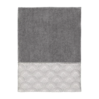 Avanti Deco Shell Nickel Embellished Bordered Bath Towel