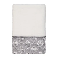 Avanti Deco Shell White Embellished Bordered Bath Towel