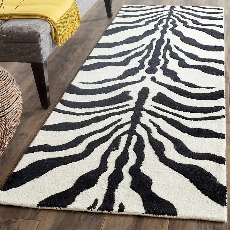 Safavieh Annie Animal Hand-Tufted Wool Rug