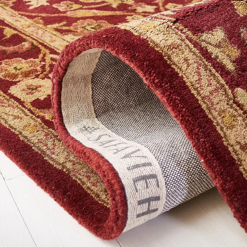 Safavieh Hedley Traditional Rugs