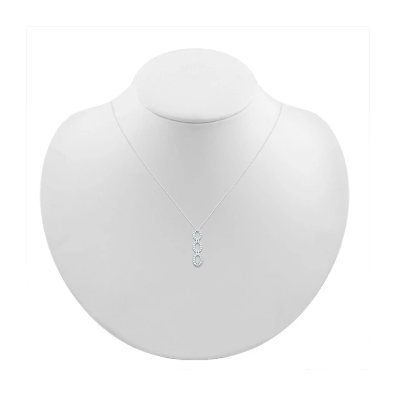 Womens / CT. T.W. Natural White Diamond 10K Gold Circle 18 Inch Pendant Necklace