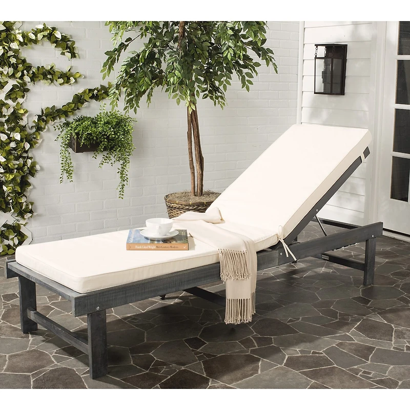 Safavieh Inglewood Lounge Chair