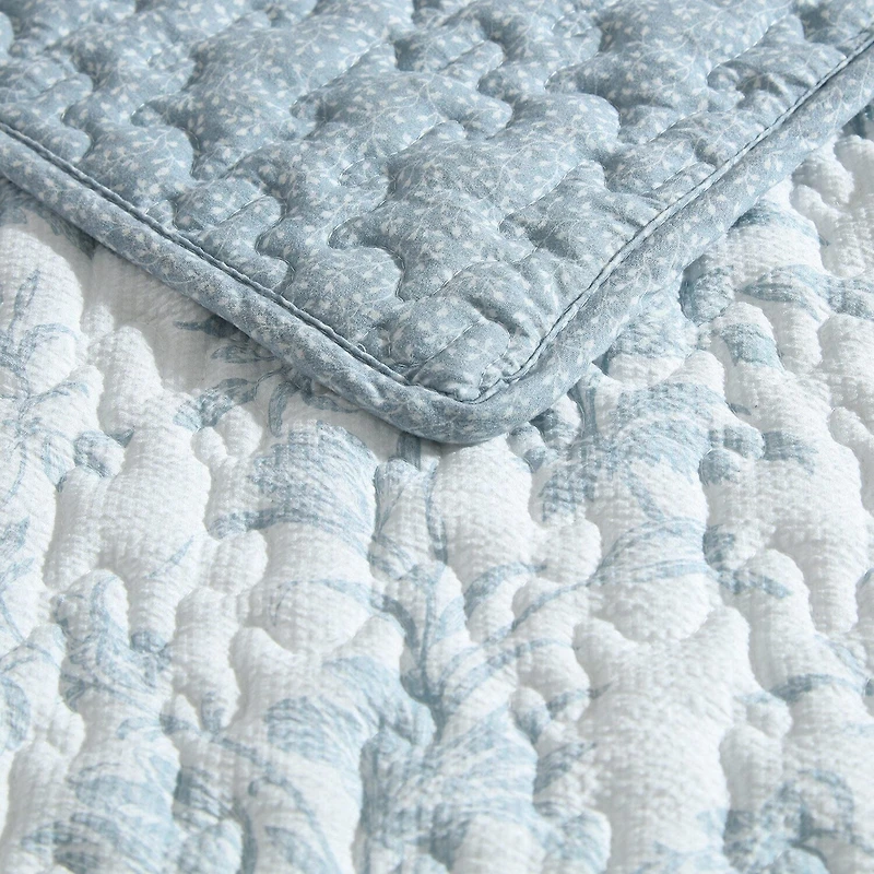 Laura Ashley Amberly Quilt Set